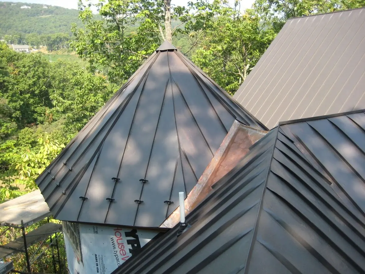 Professional Gutter Cleaning by Craftsman Roofing in Happy Valley